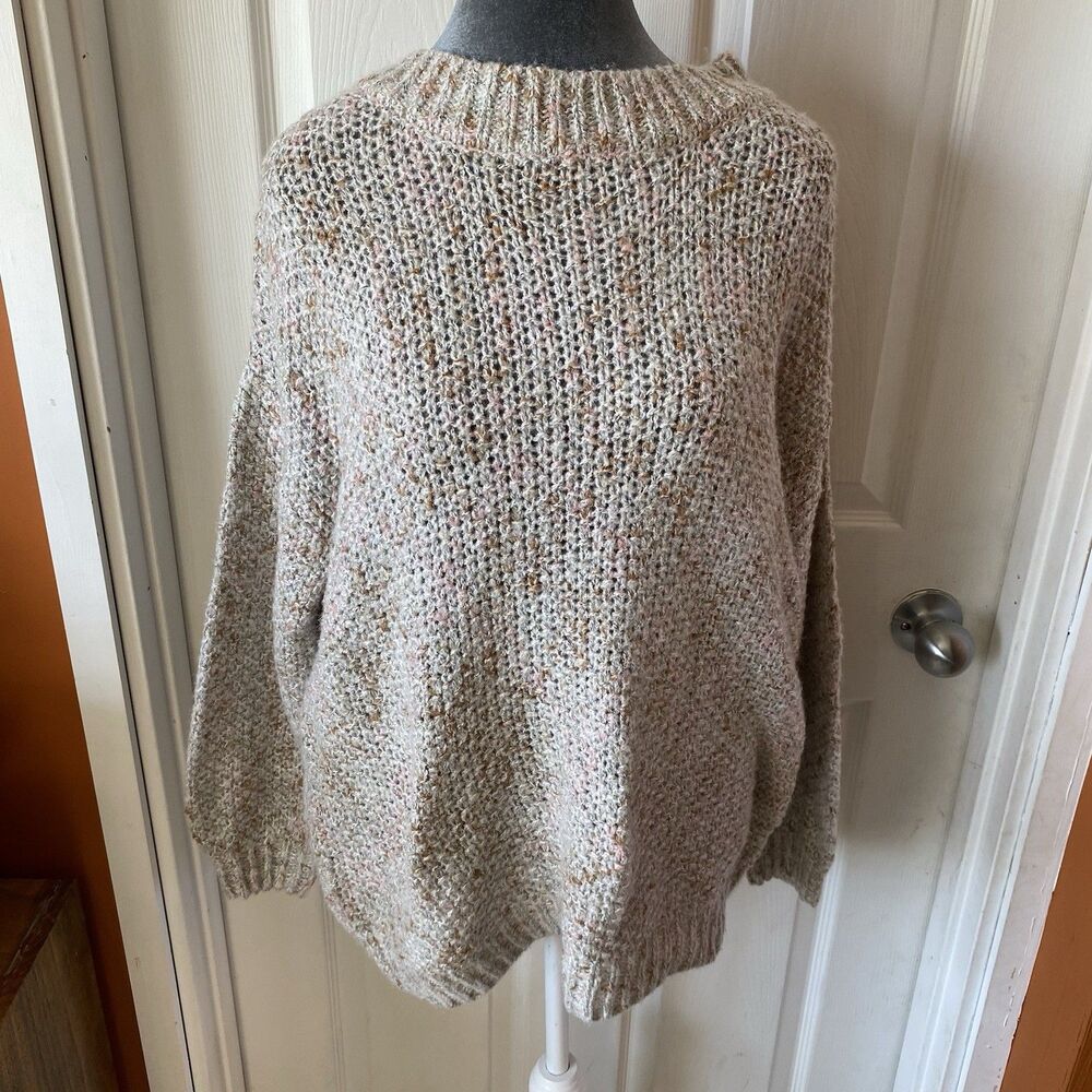 Like Love Sweater Women’s Size Medium Knit Pullover Loose Knit Grey Round Neck